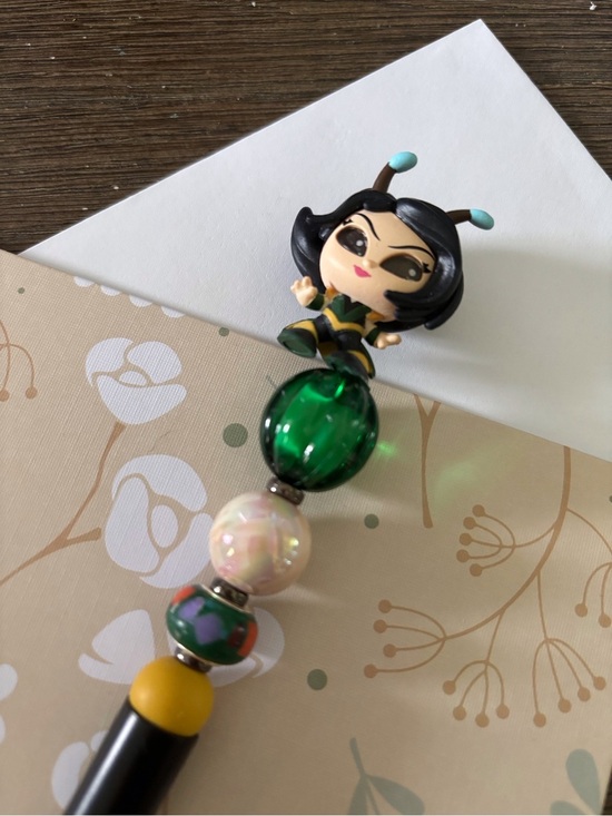 Studio 120 Other - Marvel Doorables: Guardians of the Galaxy: Mantis handmade beaded pen